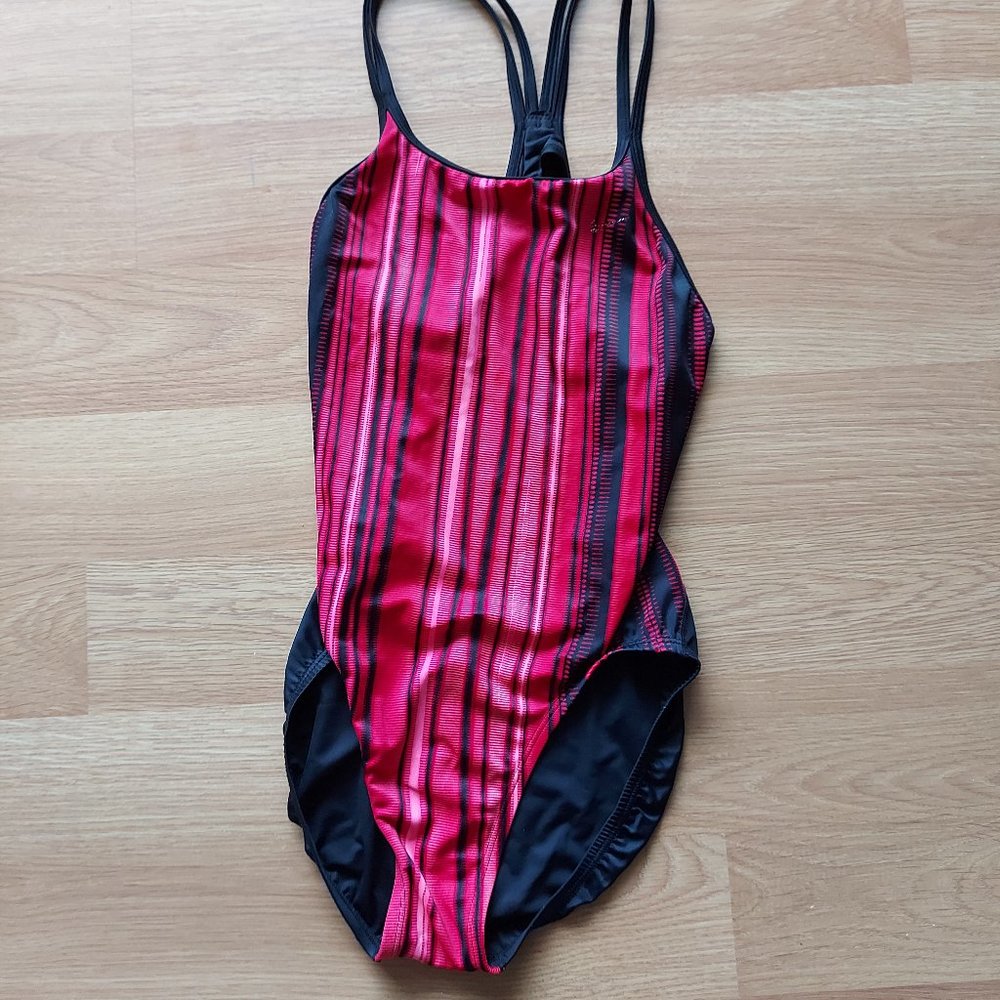 Ladies Nike One Piece Swimsuit